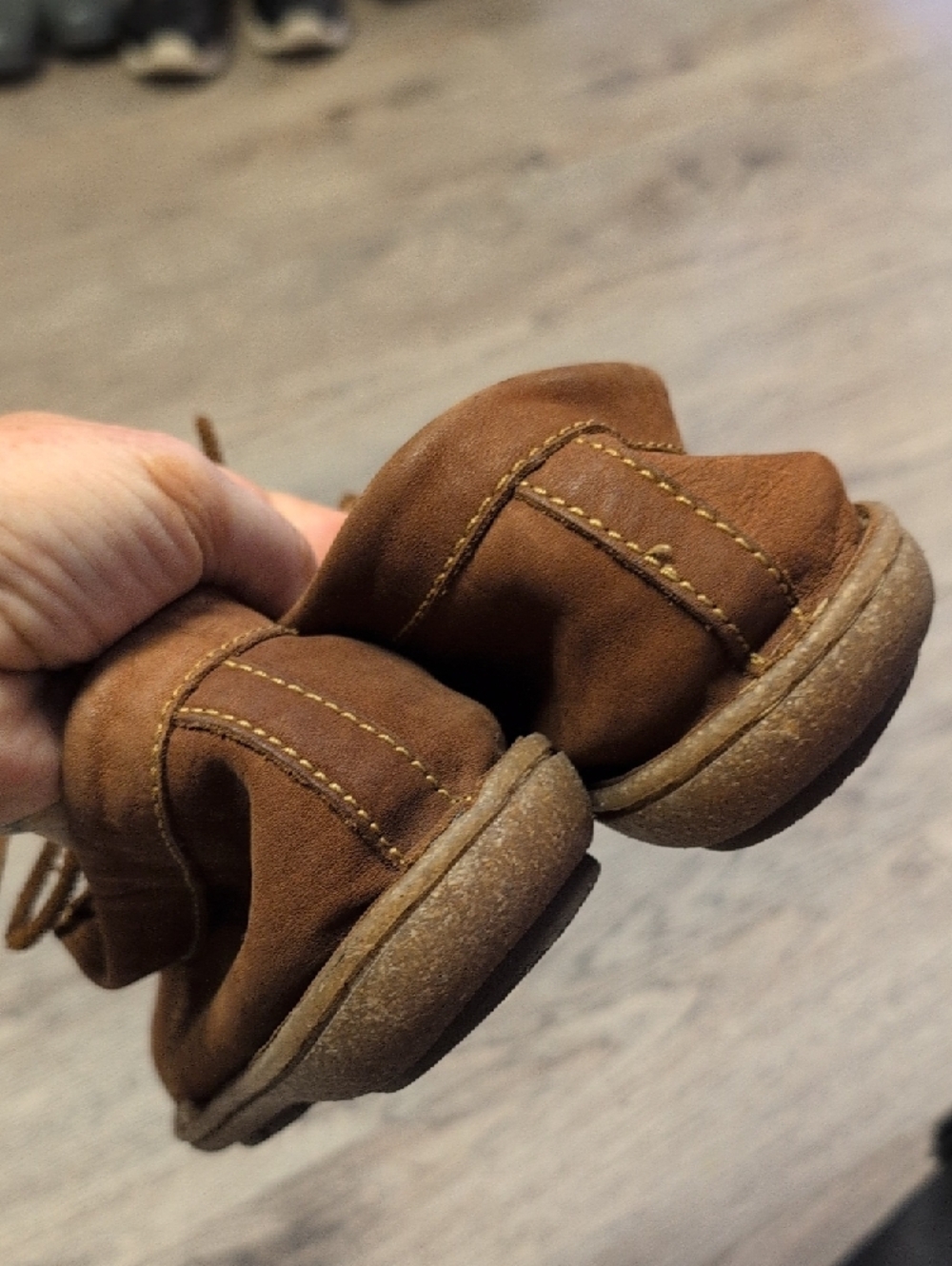 Born Men's Chestnut Brown Suede Chukka Boots - Picture 3 of 5